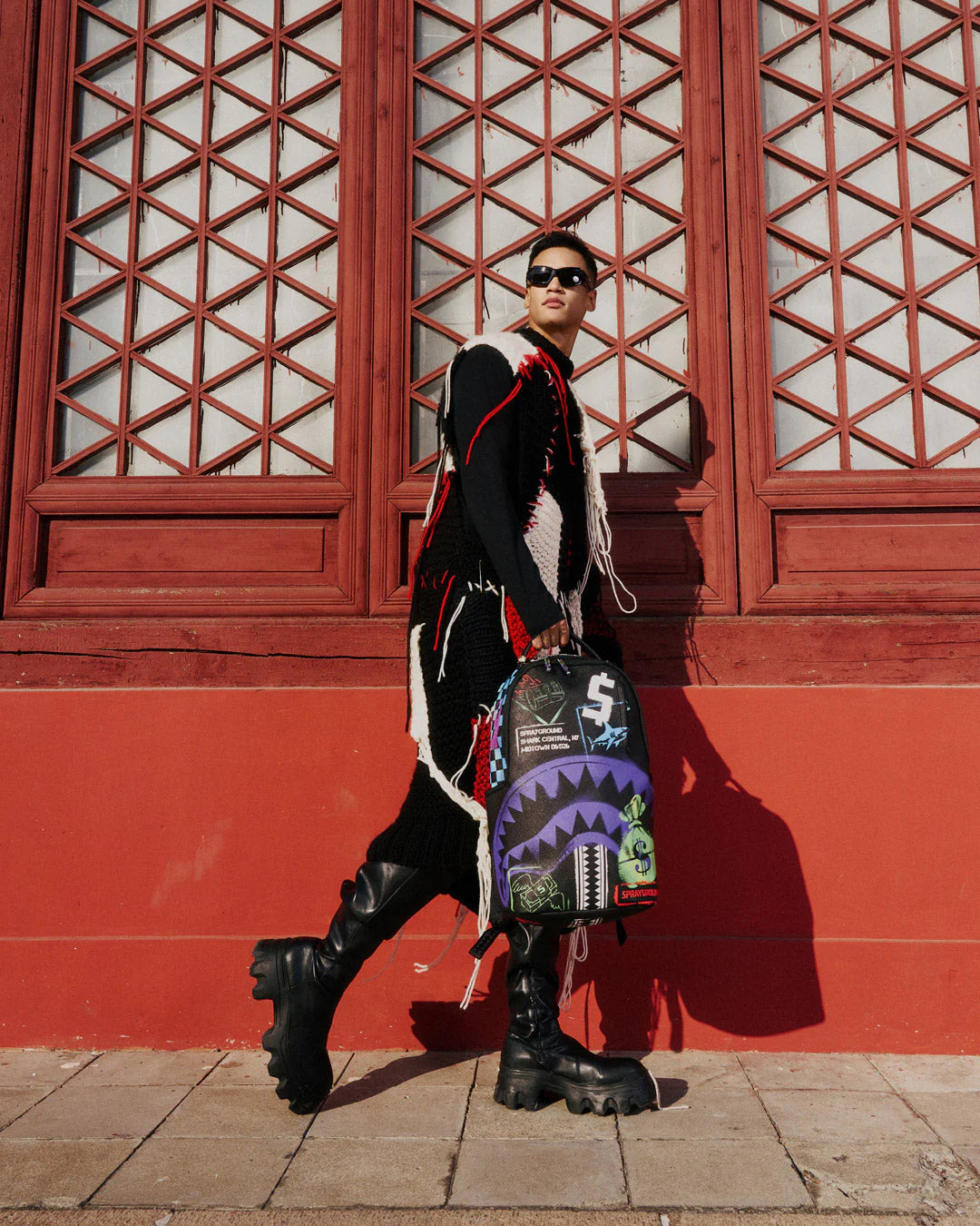 SHARK CENTRAL STENCILS- BLACK DLXSV BACKPACK