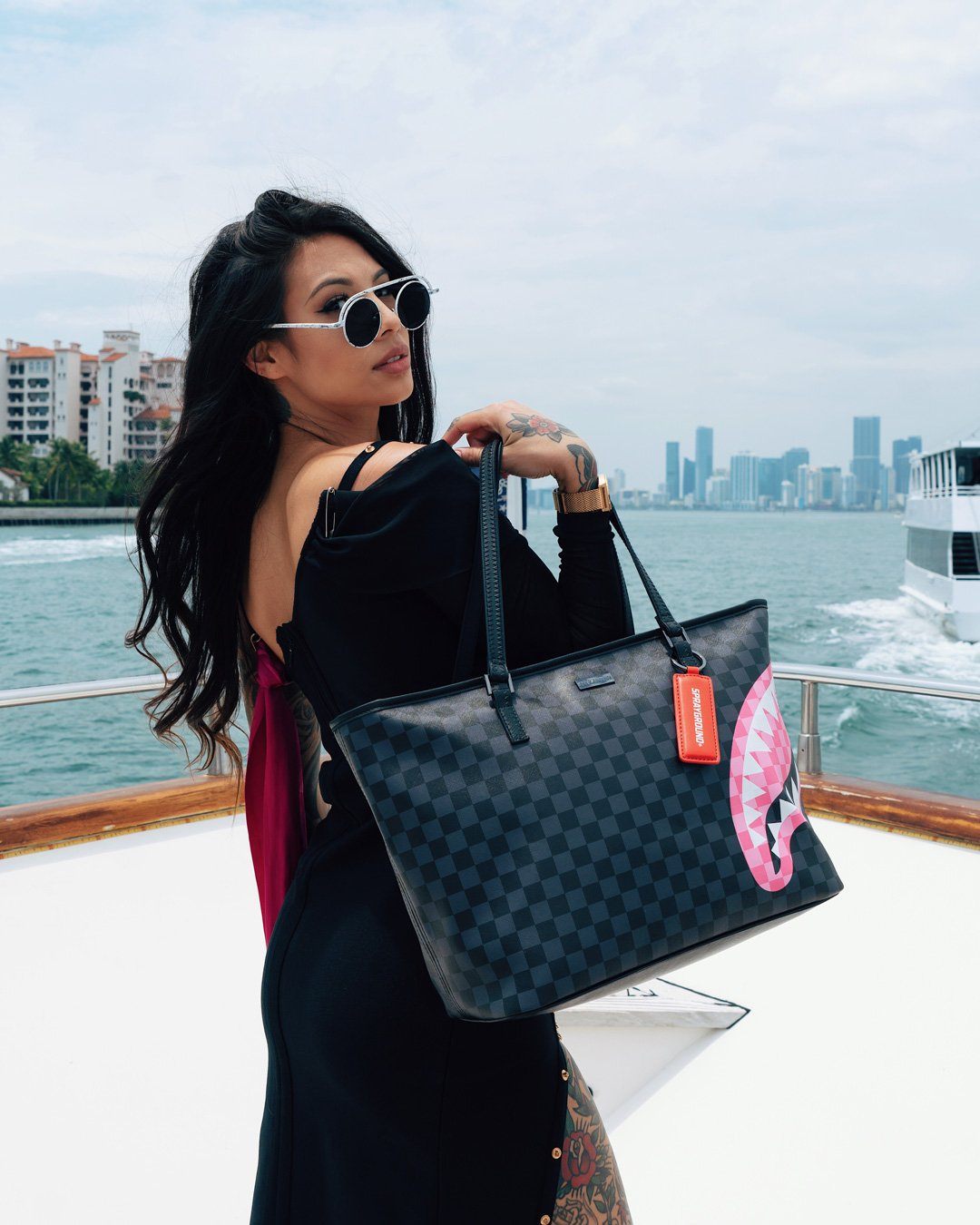 Sprayground Bag SHARKS IN CANDY TOTE Black